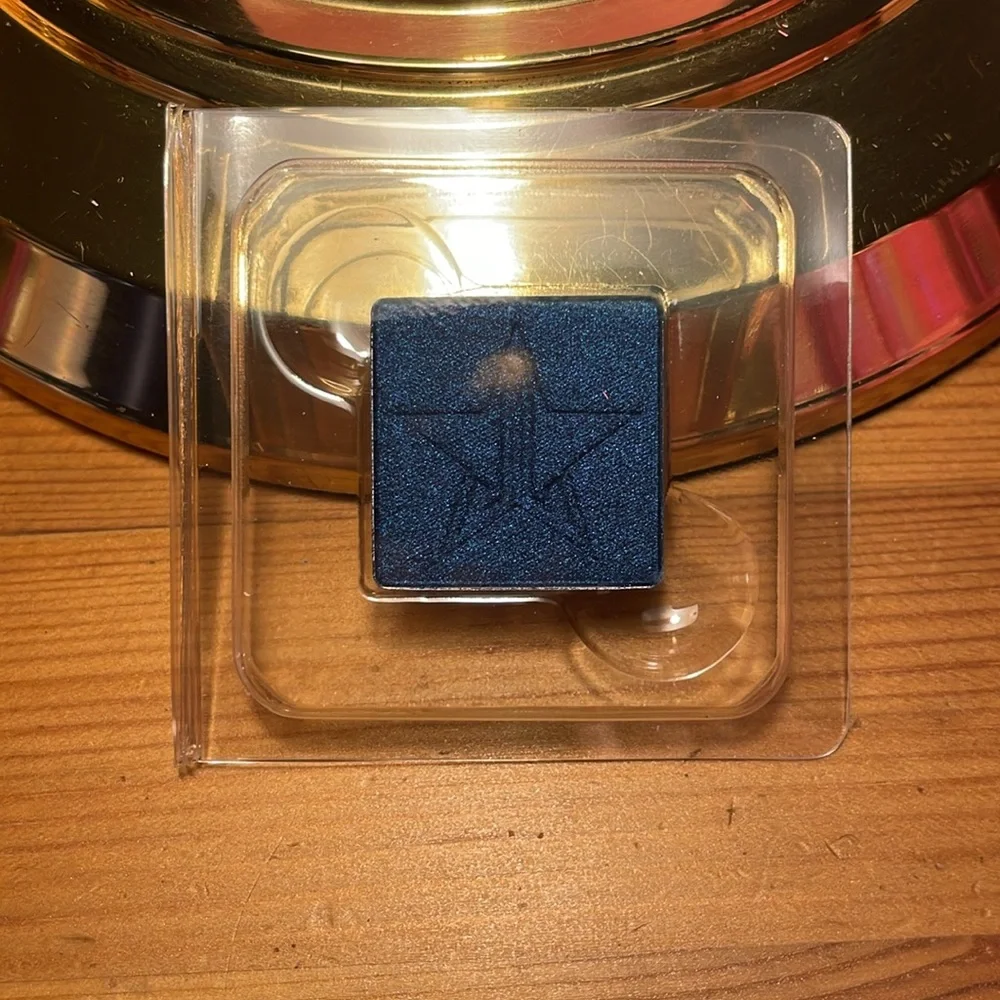 Eyeshadow Artistry Single by JEFFREE STAR COSMETICS in Winter Wind